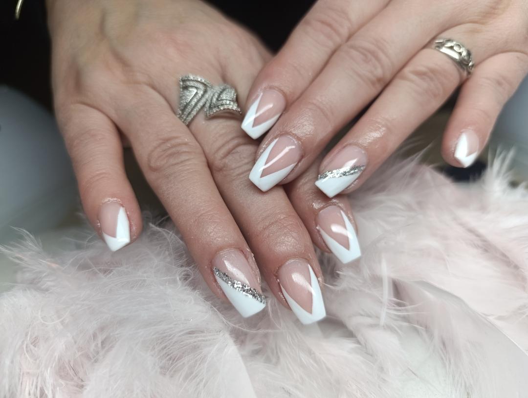 Studio Relax #kozarska-dubica Izlivanje noktiju Izlijevanje noktiju gelom - M dužina