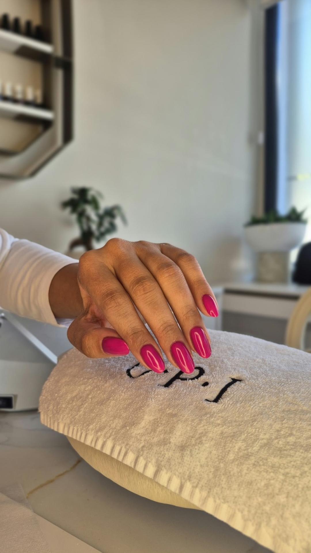Gaia beauty & beyond #banjaluka Manikir Manikir + gel lak - M dužina