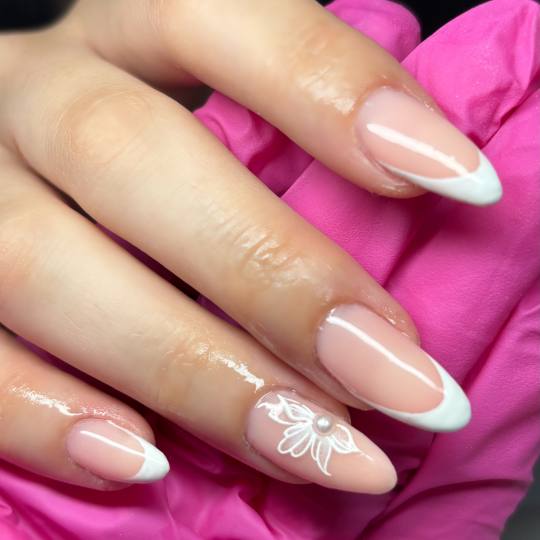 Artistic Beauty #sarajevo Nadogradnja noktiju Nadogradnja noktiju tipsama