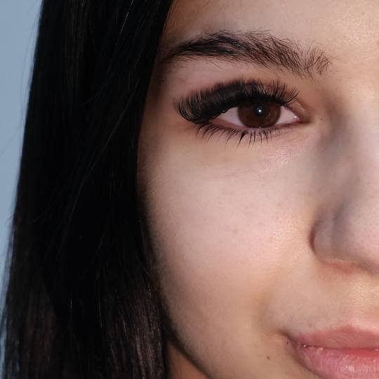 Artistic Beauty #sarajevo Nadogradnja trepavica Nadogradnja svilenih trepavica - ruski volumen 2D-4D