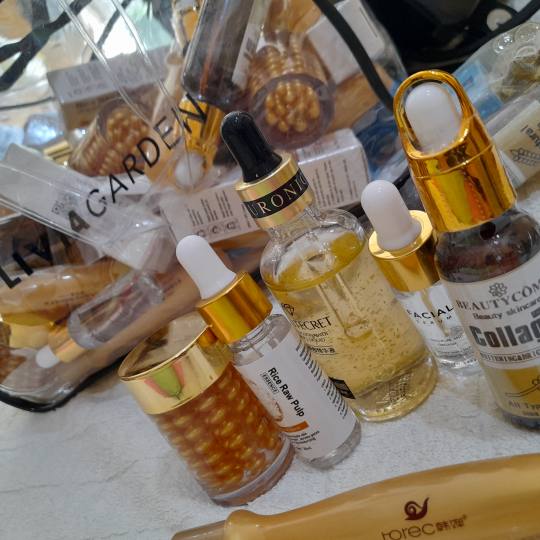 Poezija ljepote #sarajevo Farbanje kose Čišćenje lica + zlatne srebrne niti + maska + masaža