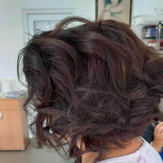 Snježana #sarajevo Feniranje i stilizovanje Feniranje na talase - kosa srednje dužine