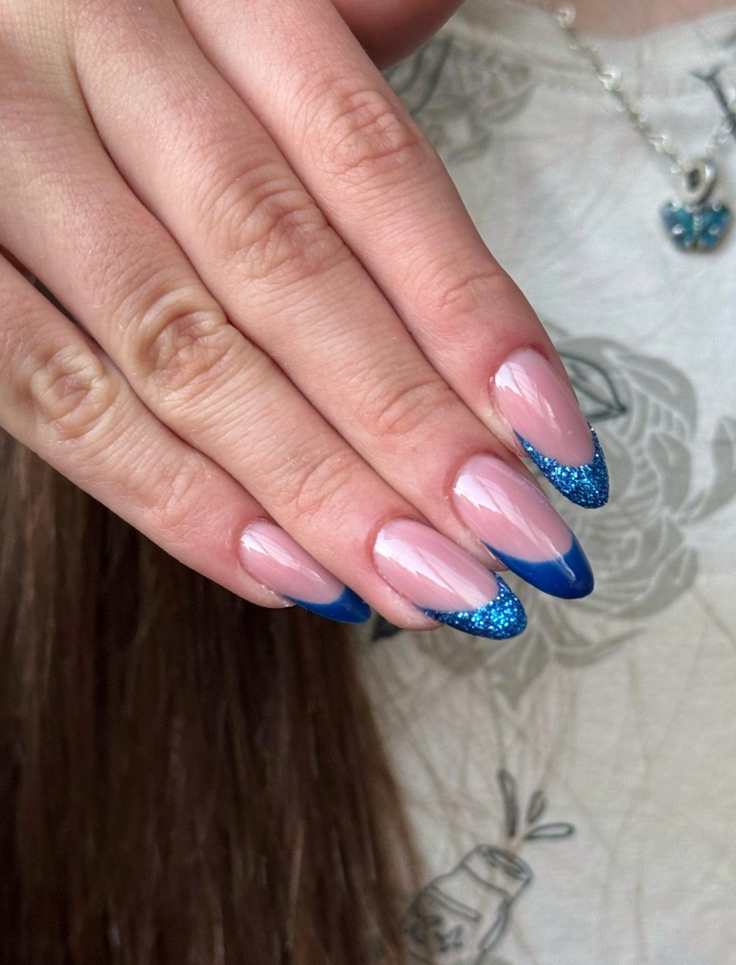 Lovely Em salon & head spa #sarajevo Izlivanje noktiju Korekcija noktiju - L dužina