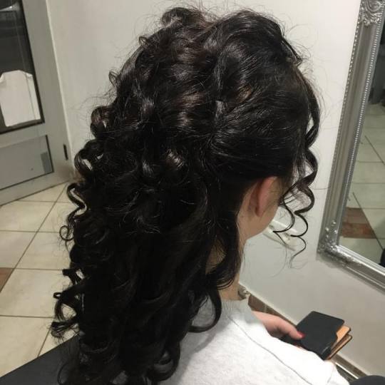 Frisco #sarajevo Svečane i frizure za svadbu Svečana frizura jednostavna - kratka kosa