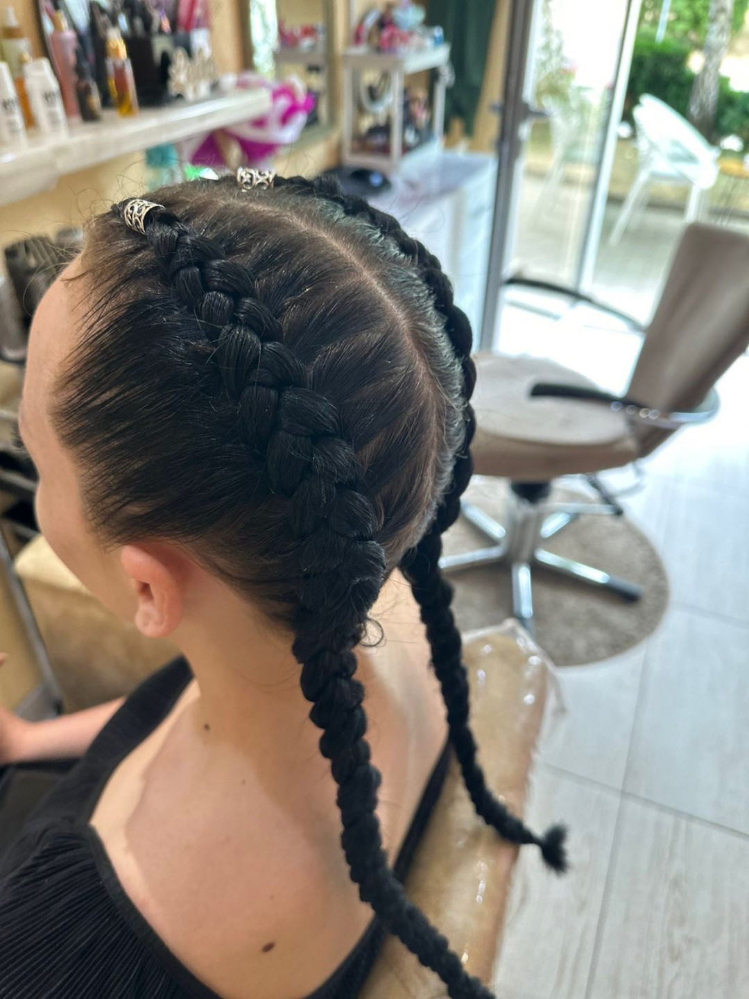 Poezija ljepote #sarajevo Pletenice, kike, punđe Pletenica - dve