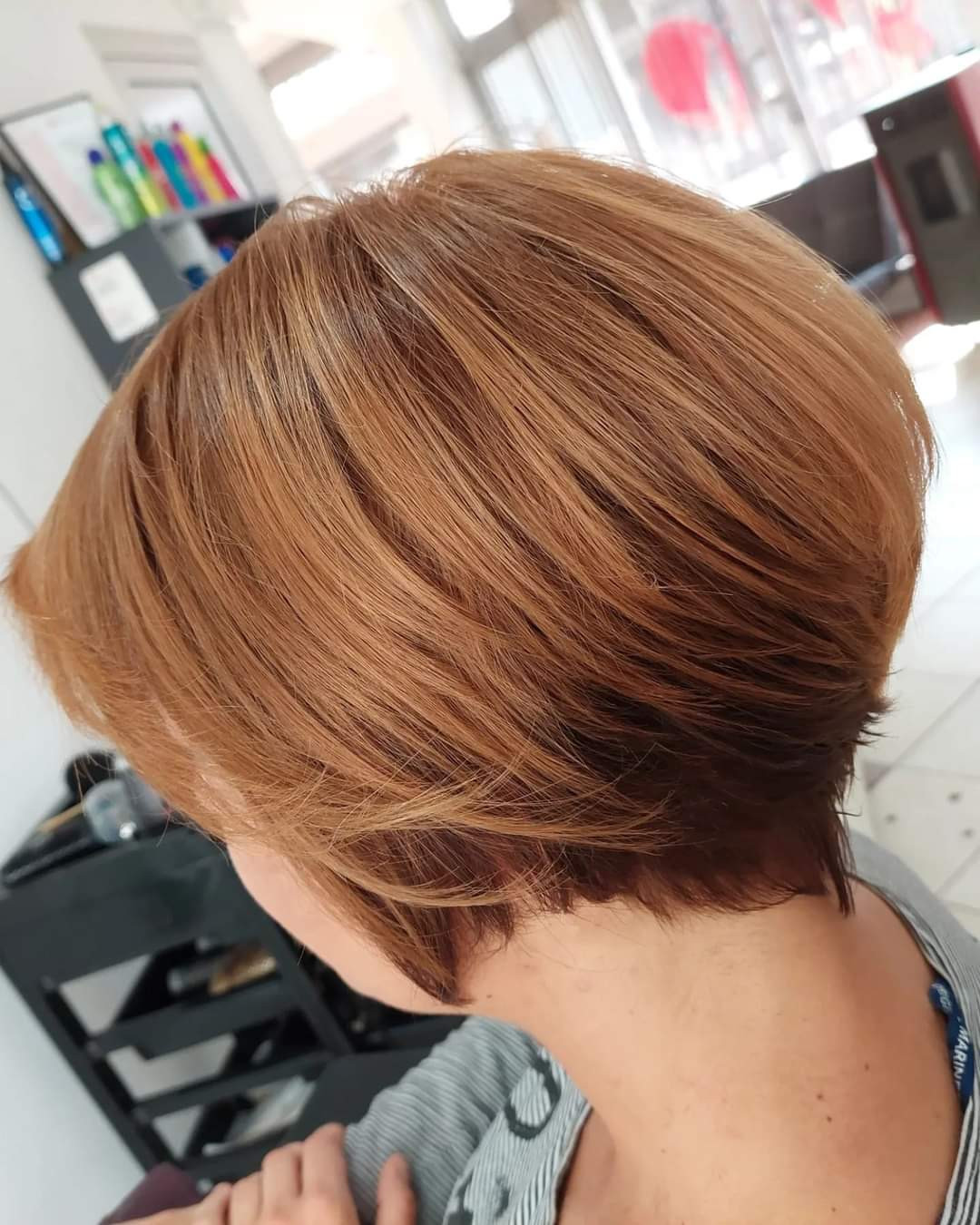 Farbanje cijele dužine kose - kosa srednje dužine - Frisco, Sarajevo Farbanje kose Frizerski saloni Farbanje kose, Sarajevo, Centar - Stari Grad