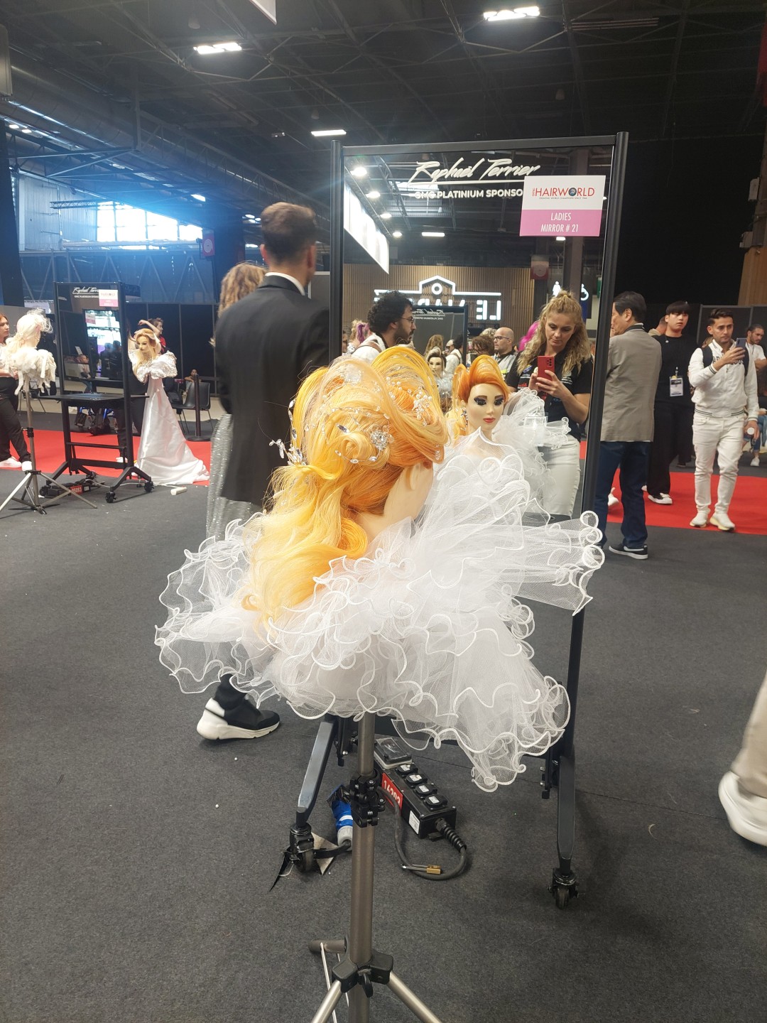 Frisco #sarajevo Svečane i frizure za svadbu Svečana frizura složena - ekstra ekstra duga kosa