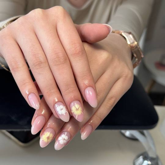 Lily Nails #sarajevo Gel lak Ojačavanje prirodnih noktiju gelom - ruke