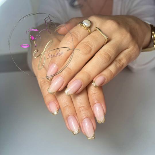 Studio ef #sarajevo Manikir Korekcija noktiju- srednja duzina StudioEF 💅🏻
Korekcija noktiju  