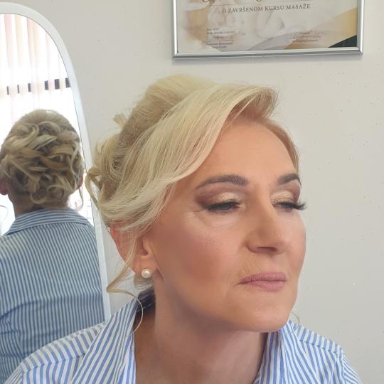 Ella #modrica Make-up / šminkanje Profesionalno šminkanje Decentan nježan make up.
