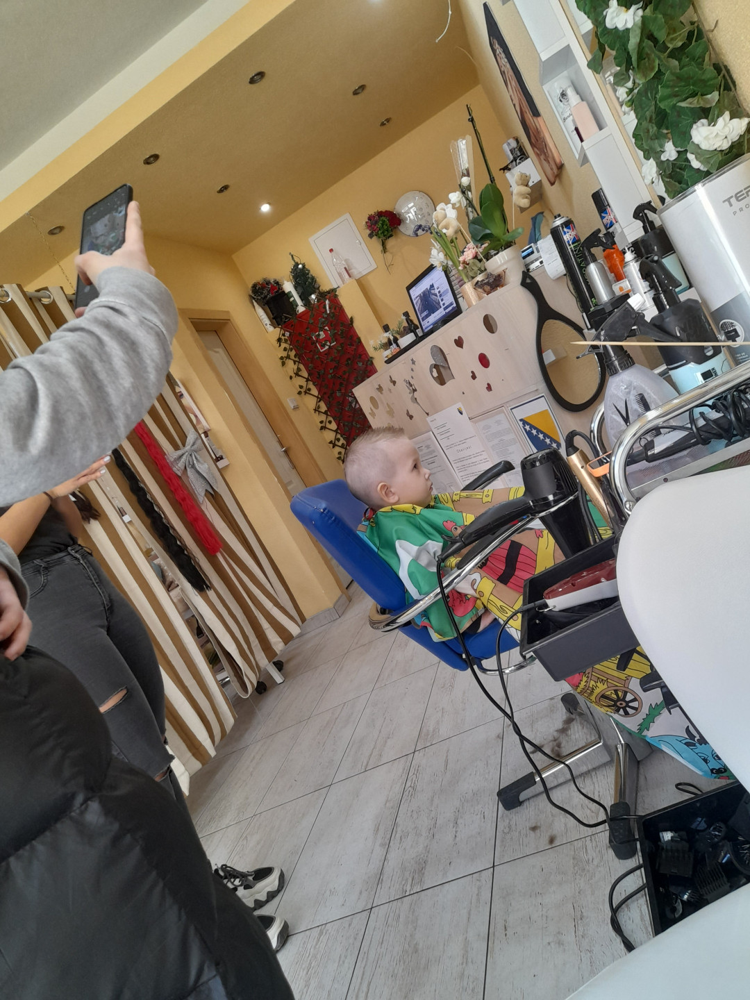 Poezija ljepote #sarajevo Dječije šišanje Dječije žensko šišanje - kratka kosa