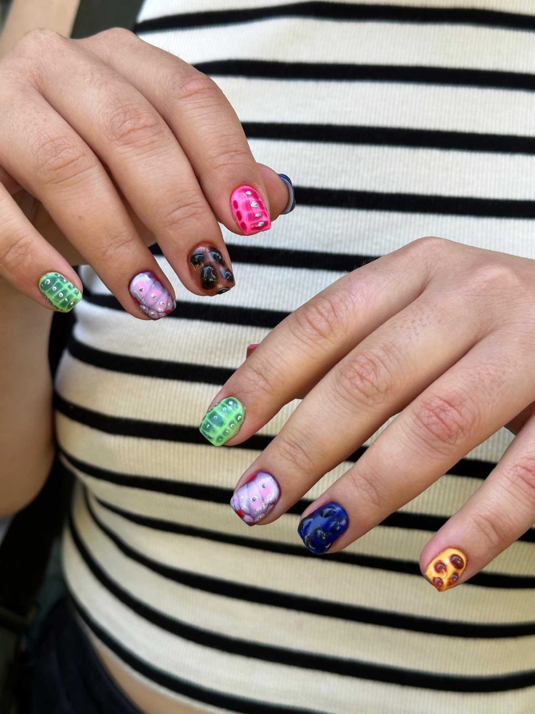Lovely Em salon & head spa #sarajevo Ukrašavanje noktiju Dodatak - jednostavni nail art