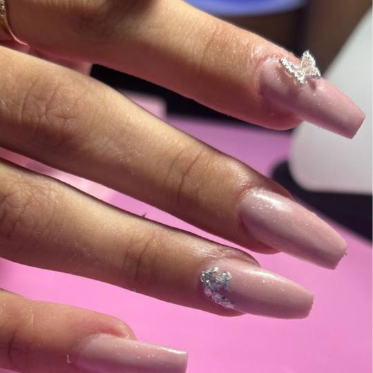 Poezija ljepote #sarajevo Ojačavanje noktiju Gel na prirodne nokte - boja