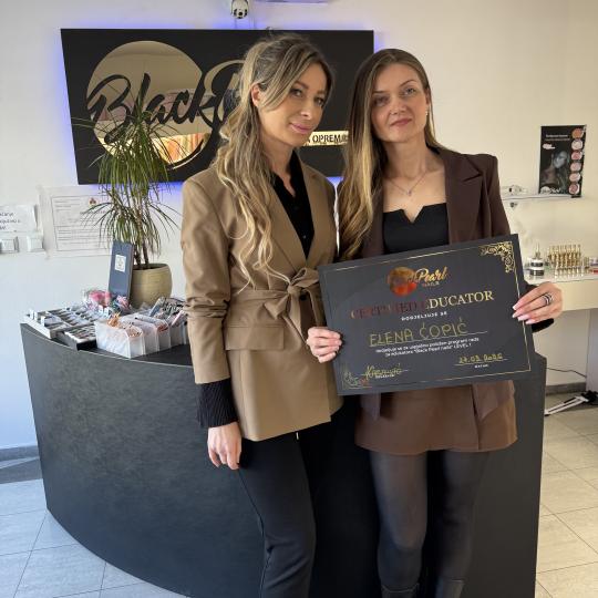 Hair studio Elena #prijedor Radimo edukacije za nokte, tehnika izlivanja na sabolne gelom, takodje e