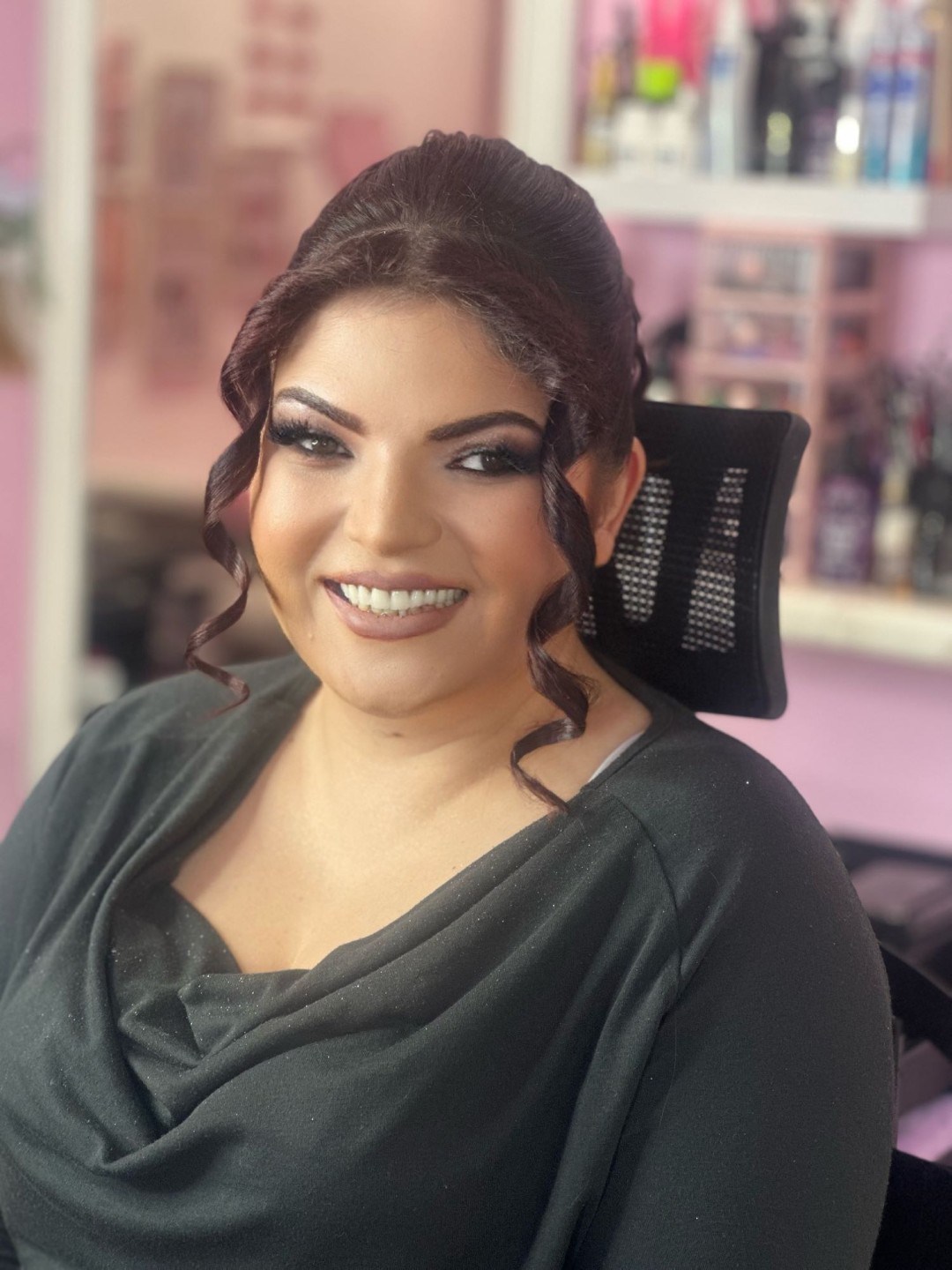 Poezija ljepote #sarajevo Svečane i frizure za svadbu Svečana frizura + profesionalno šminkanje