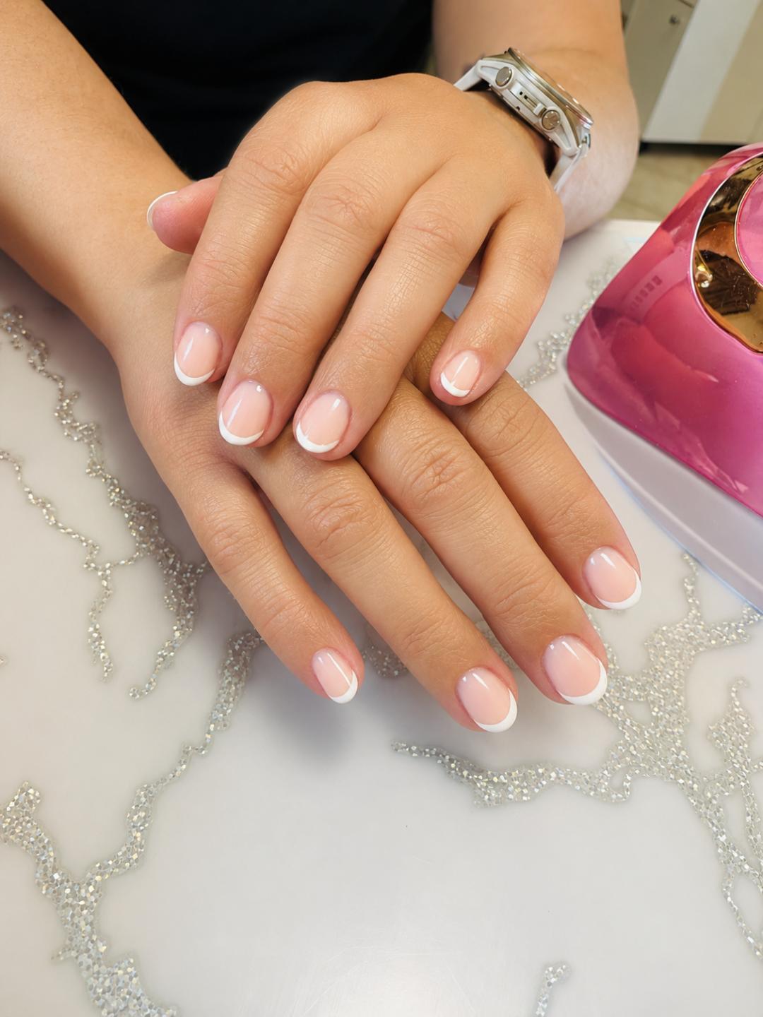 SD Nail Studio #sarajevo Izlivanje noktiju Geliranje noktiju sa frenchom ili nailart
