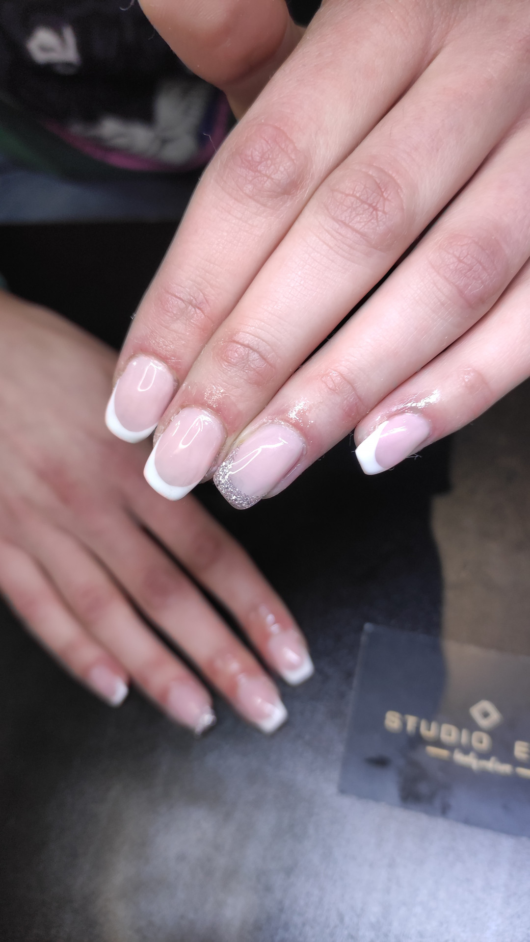 Studio Ela #sarajevo Lakiranje noktiju French - dodatak uz uslugu