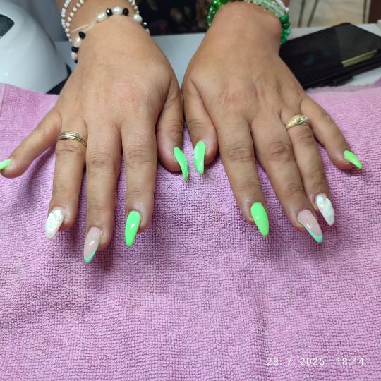 Top #sarajevo Nadogradnja noktiju Nadogradnja noktiju tipsama