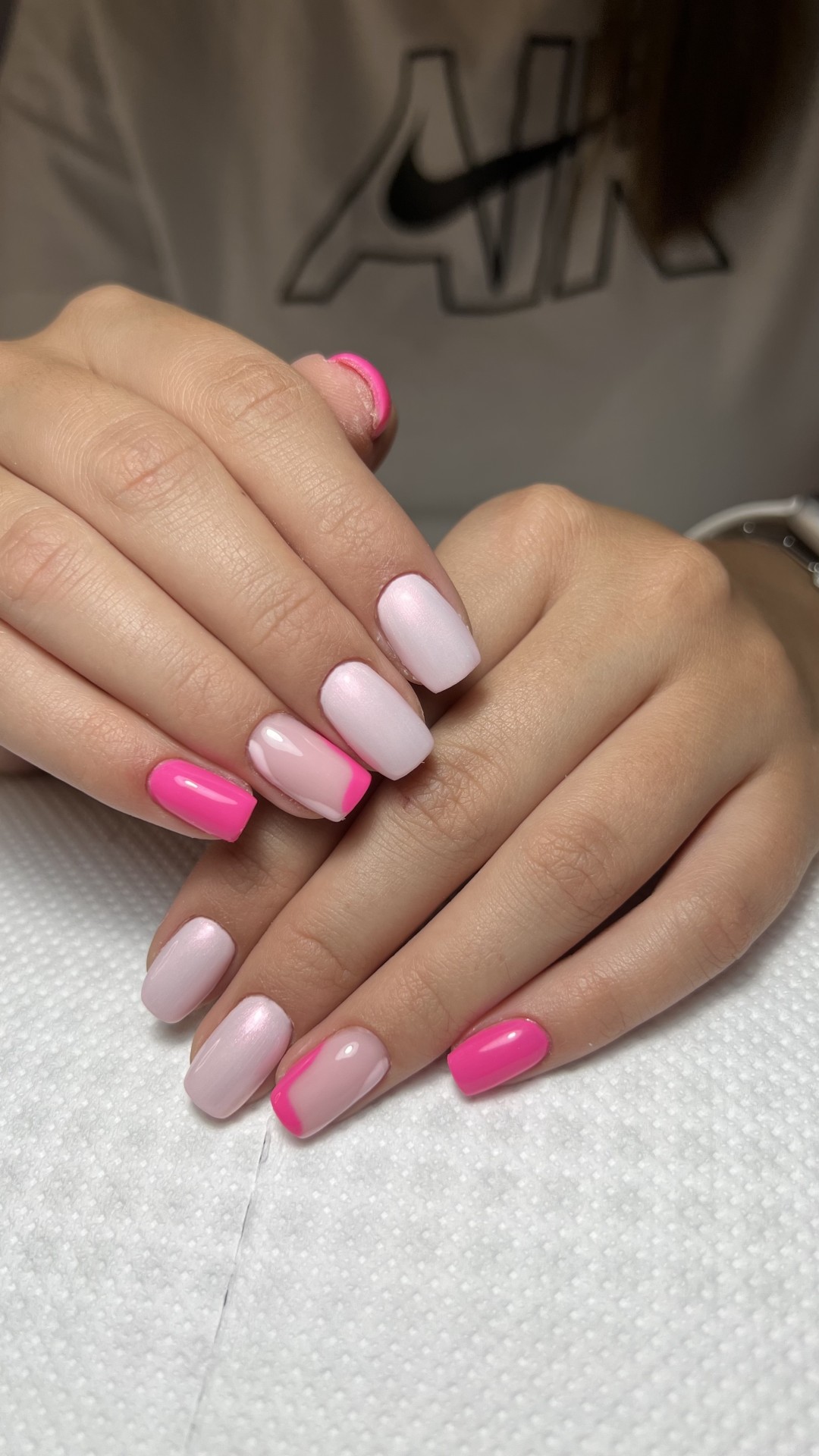 La Crème Beauty Studio #sarajevo Lakiranje noktiju Gel - S dužina noktiju