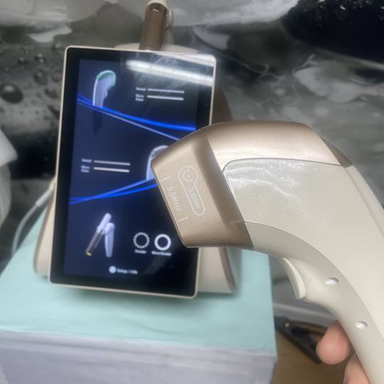 Rebloom #sarajevo Tretman lica Rebloom HIFU 12D - cijelo lice Ova kombinacija tretmana idealna je za