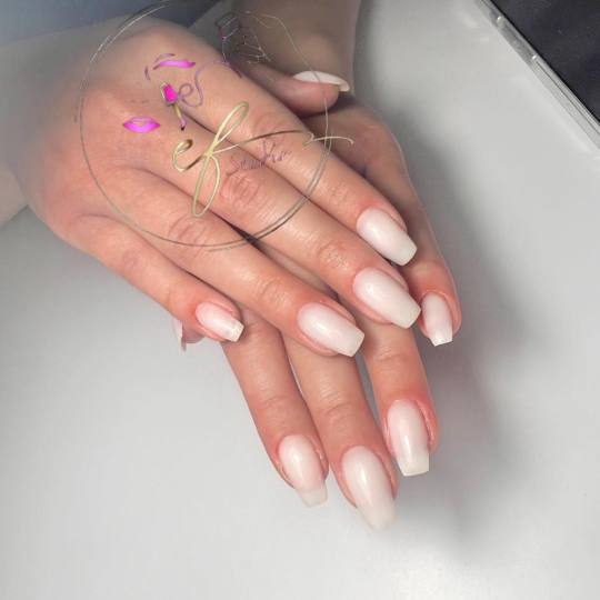 Studio ef #sarajevo Manikir Gel na prirodne nokte- srednji nokti