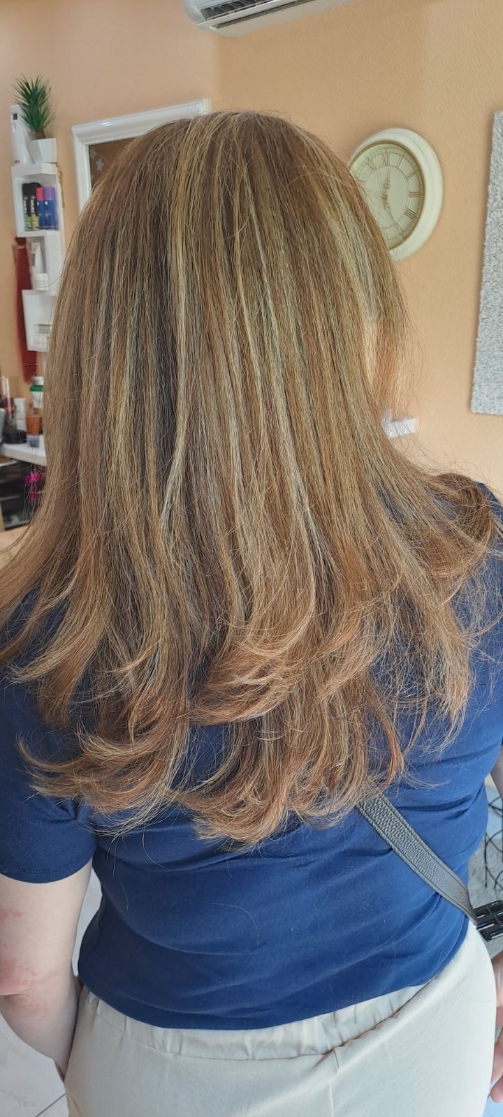 Povrsinski Pramenovi na foliju + žensko šišanje + feniranje - duga kosa - Poezija ljepote, Sarajevo Farbanje kose Frizerski saloni Farbanje kose, Sarajevo, Novo Sarajevo - Novi Grad