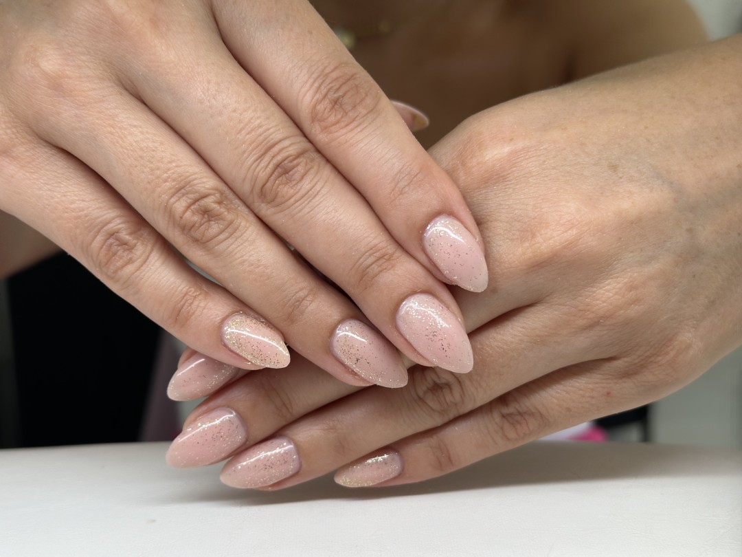 Aurora #bugojno Ojačavanje noktiju Ojačavanje noktiju rubber bazom