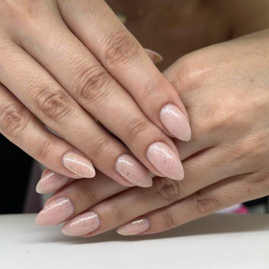 Aurora #bugojno Ojačavanje noktiju Ojačavanje noktiju rubber bazom