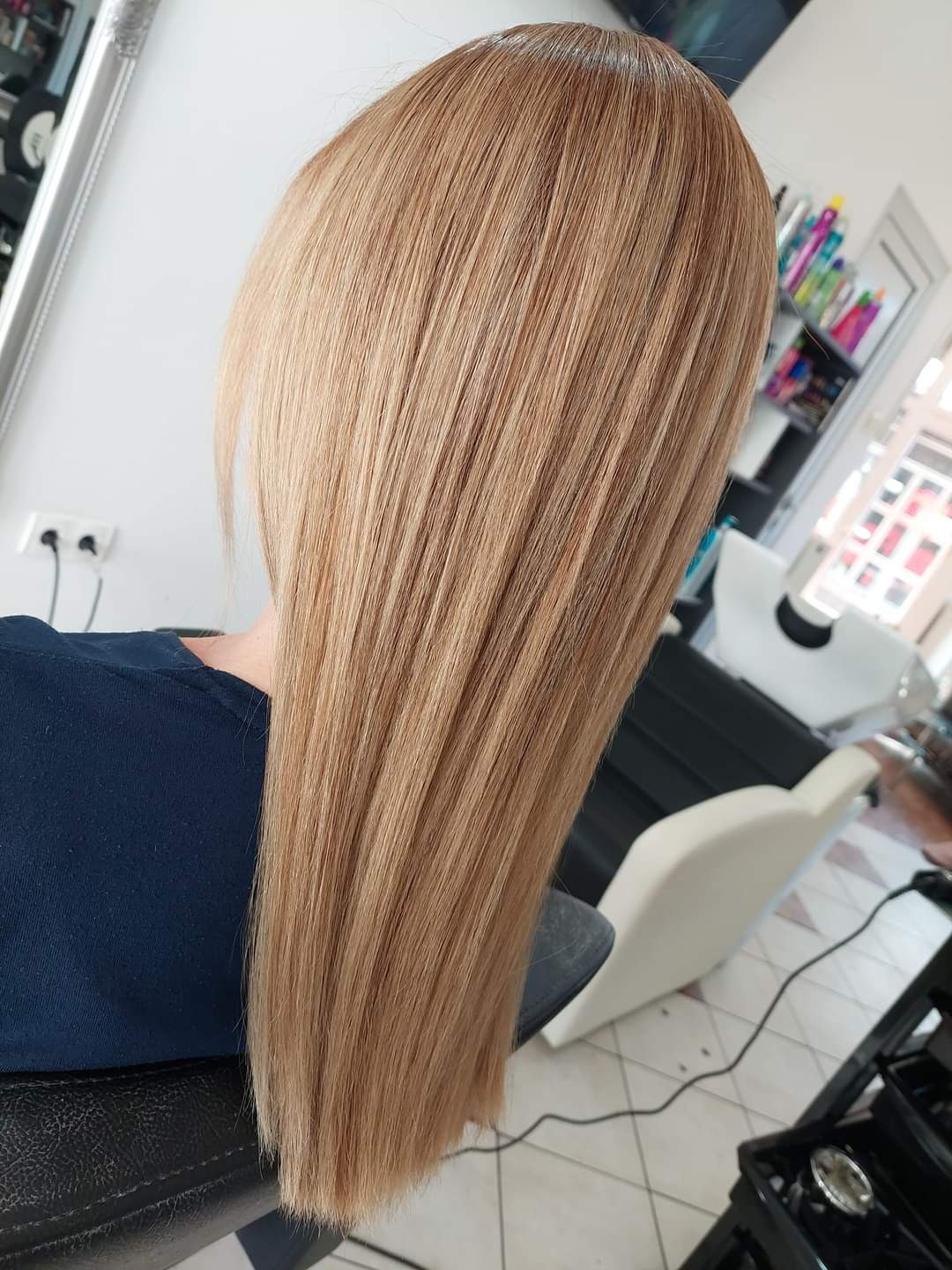 Farbanje cijele dužine kose - duga kosa - Frisco, Sarajevo Farbanje kose Frizerski saloni Farbanje kose, Sarajevo, Centar - Stari Grad