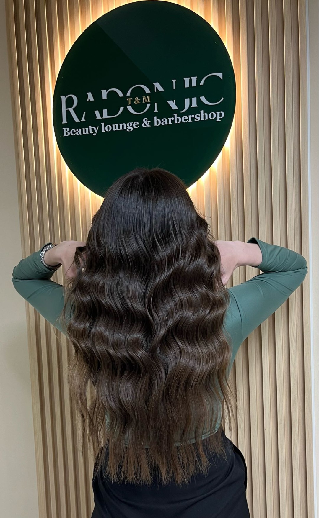 Radonjić beauty lounge & barbershop #sarajevo Feniranje i stilizovanje Feniranje na talase / presa