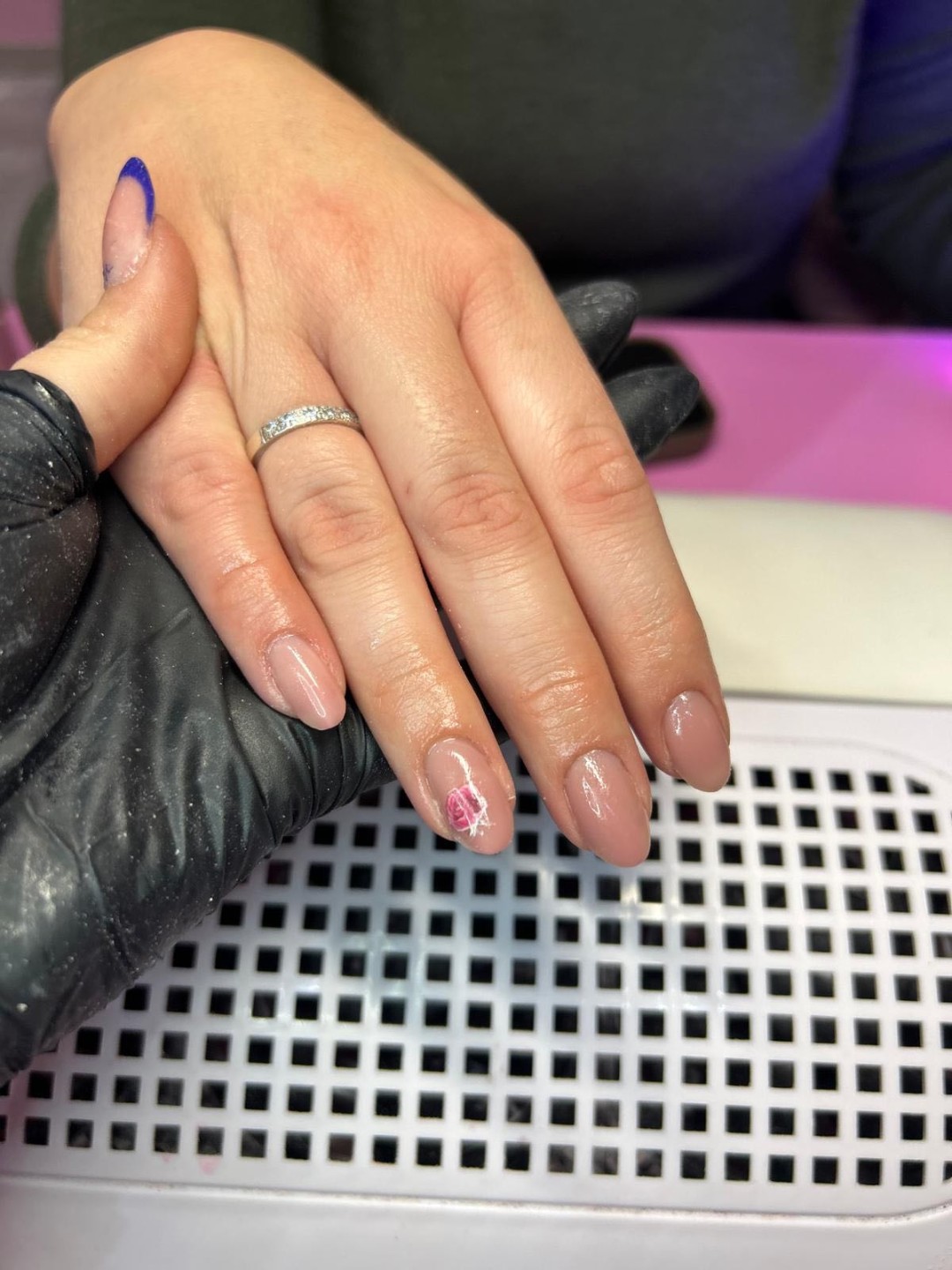 Poezija ljepote #sarajevo Ojačavanje noktiju Gel na prirodne nokte - boja