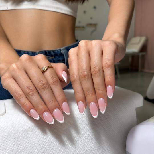 Tajne jednog beauty salona #sarajevo Nadogradnja noktiju Nadogradnja noktiju Gel x tipsa + french / 