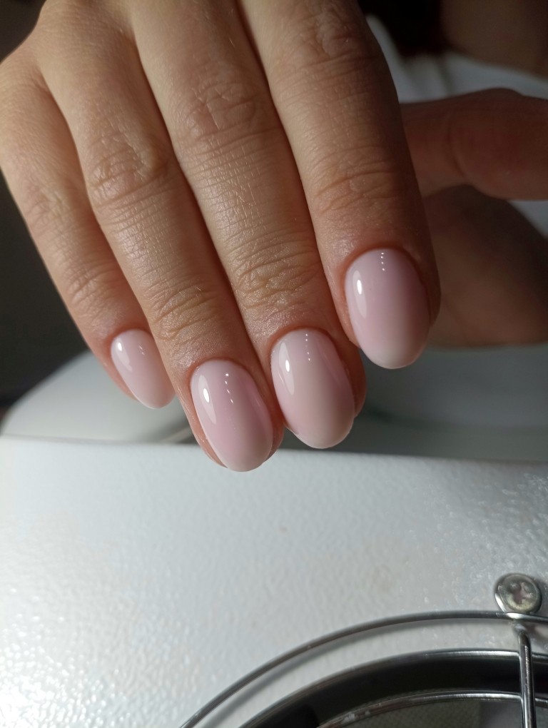 Lovely Em salon & head spa #sarajevo Ojačavanje noktiju Trajni lak/gel/rubber baza - M dužina