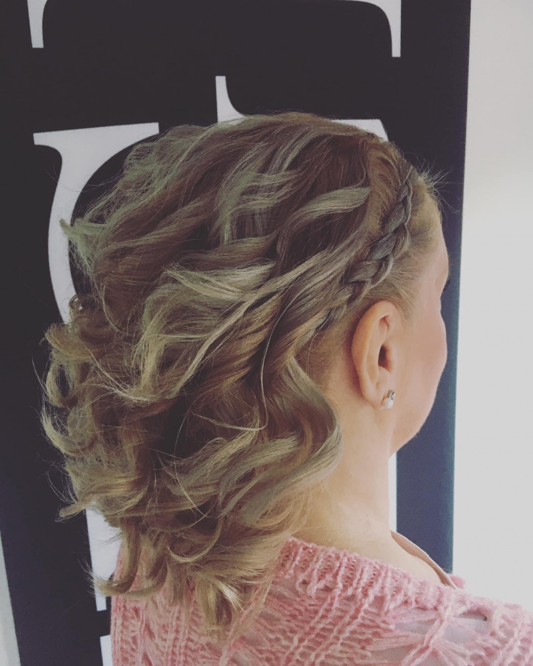 Svečana frizura jednostavna - kratka kosa - Frisco, Sarajevo Svečane i frizure za svadbu Frizerski saloni Svečane i frizure za svadbu, Sarajevo, Centar - Stari Grad