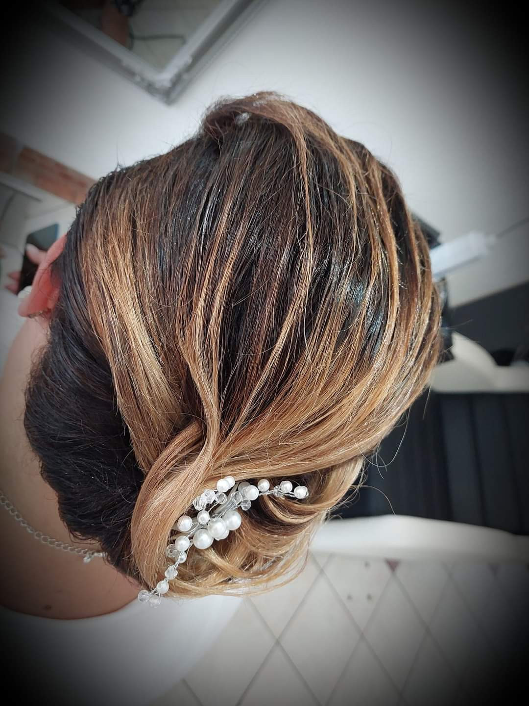 Svečana frizura složena - kratka kosa - Frisco, Sarajevo Svečane i frizure za svadbu Frizerski saloni Svečane i frizure za svadbu, Sarajevo, Centar - Stari Grad