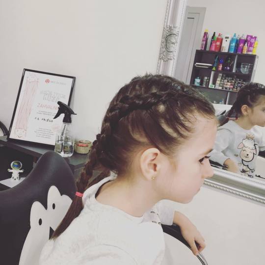 Frisco #sarajevo Žensko šišanje Žensko šišanje - kosa srednje dužine