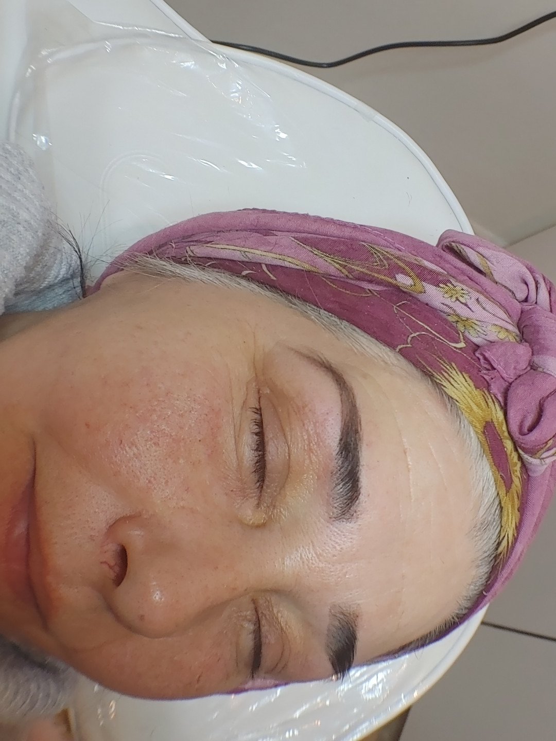 Korekcija obrva voskom / piling + farbanje - Salon ljepote A3M By Amela Malkoč, Sarajevo Obrve Lice Obrve, Sarajevo, Centar - Stari Grad