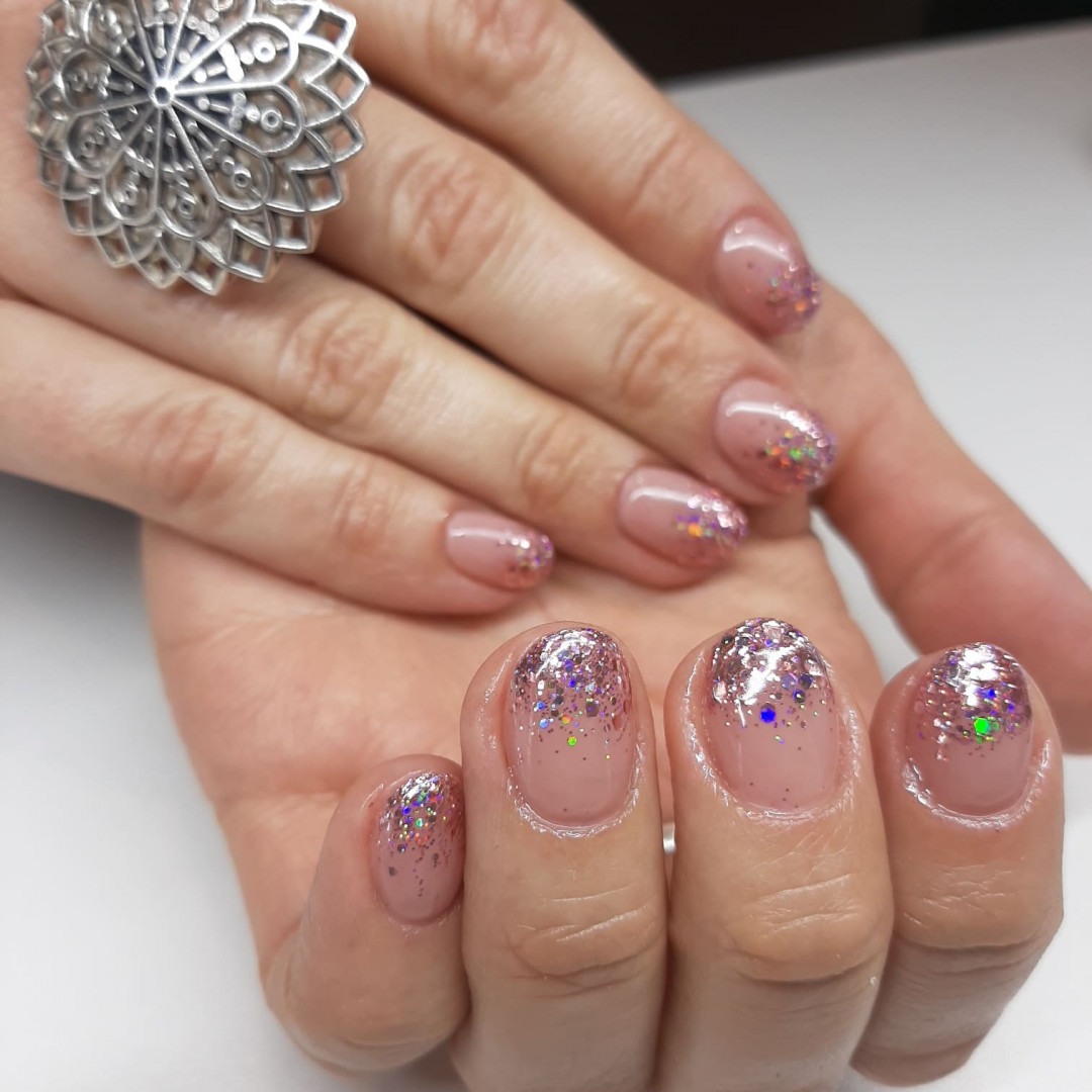 Geliranje prirodnih noktiju - La Vie beauty centar, Sarajevo Ojačavanje noktiju Nokti Ojačavanje noktiju, Sarajevo, Centar - Stari Grad