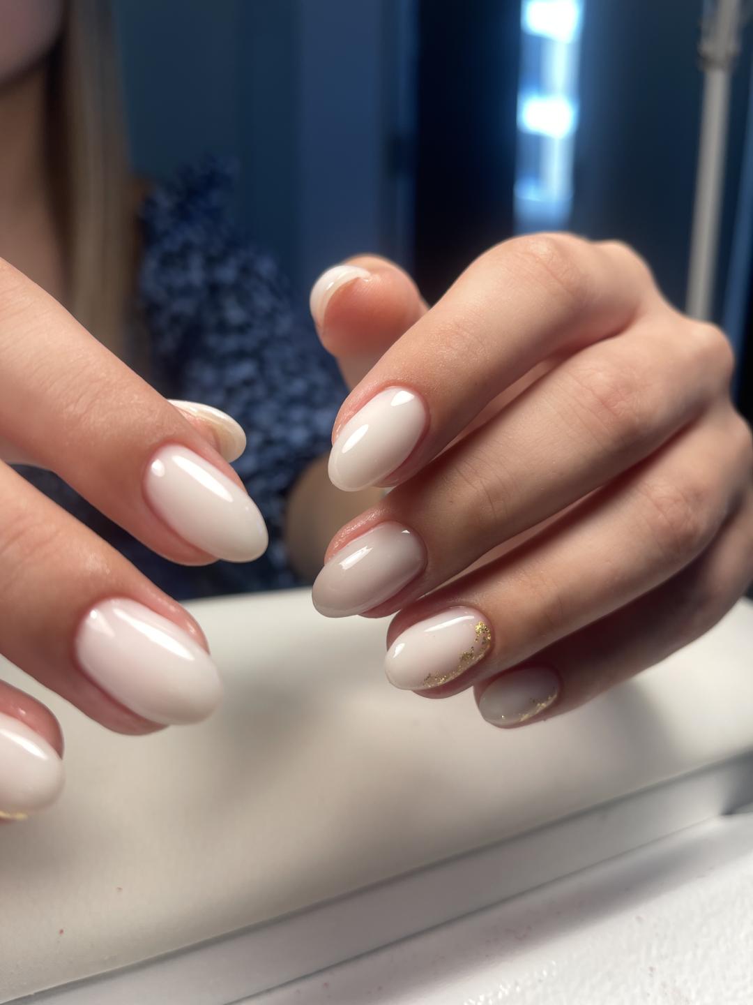 Kuća ljepote Djenna #sarajevo Gel lak Gel na prirodne nokte - ruke korekcija