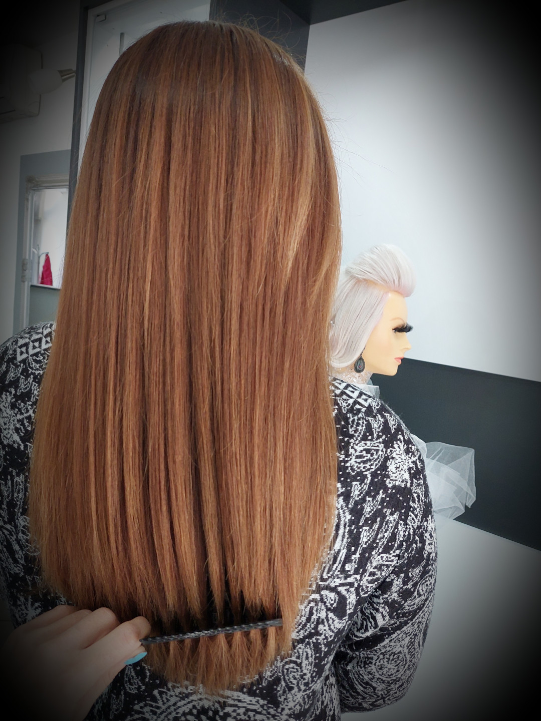 Farbanje cijele dužine kose - duga kosa - Frisco, Sarajevo Farbanje kose Frizerski saloni Farbanje kose, Sarajevo, Centar - Stari Grad