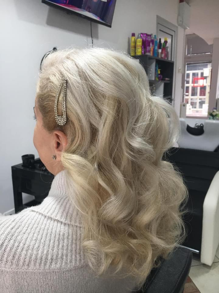 Svečana frizura jednostavna - kratka kosa - Frisco, Sarajevo Svečane i frizure za svadbu Frizerski saloni Svečane i frizure za svadbu, Sarajevo, Centar - Stari Grad