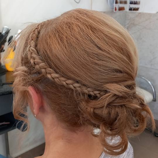 Snježana #sarajevo Svečane i frizure za svadbu Svečana frizura - složena