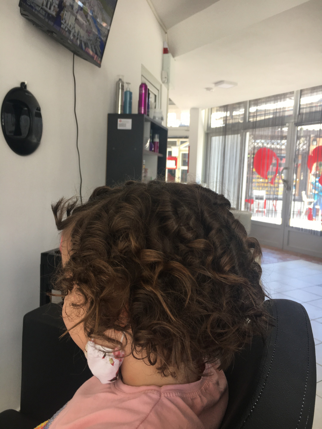 Lokne na figaro - kratka kosa - Frisco, Sarajevo Svečane i frizure za svadbu Frizerski saloni Svečane i frizure za svadbu, Sarajevo, Centar - Stari Grad