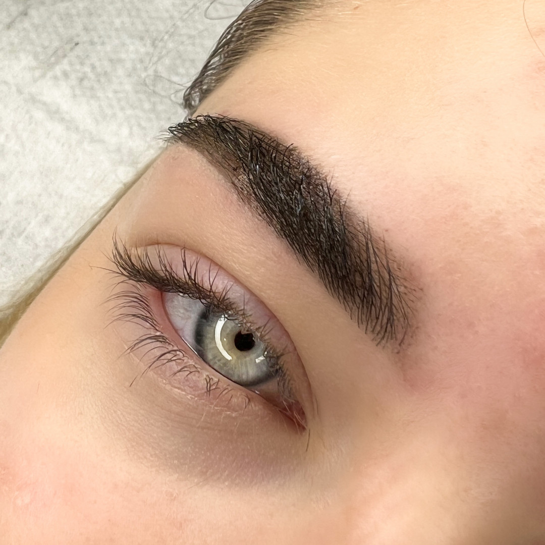 Dora Beauty #sarajevo Obrve ELAN brows