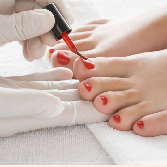 Damen #sarajevo Ojačavanje noktiju Geliranje noktiju - noge Geliranje noktiju je popularna metoda k