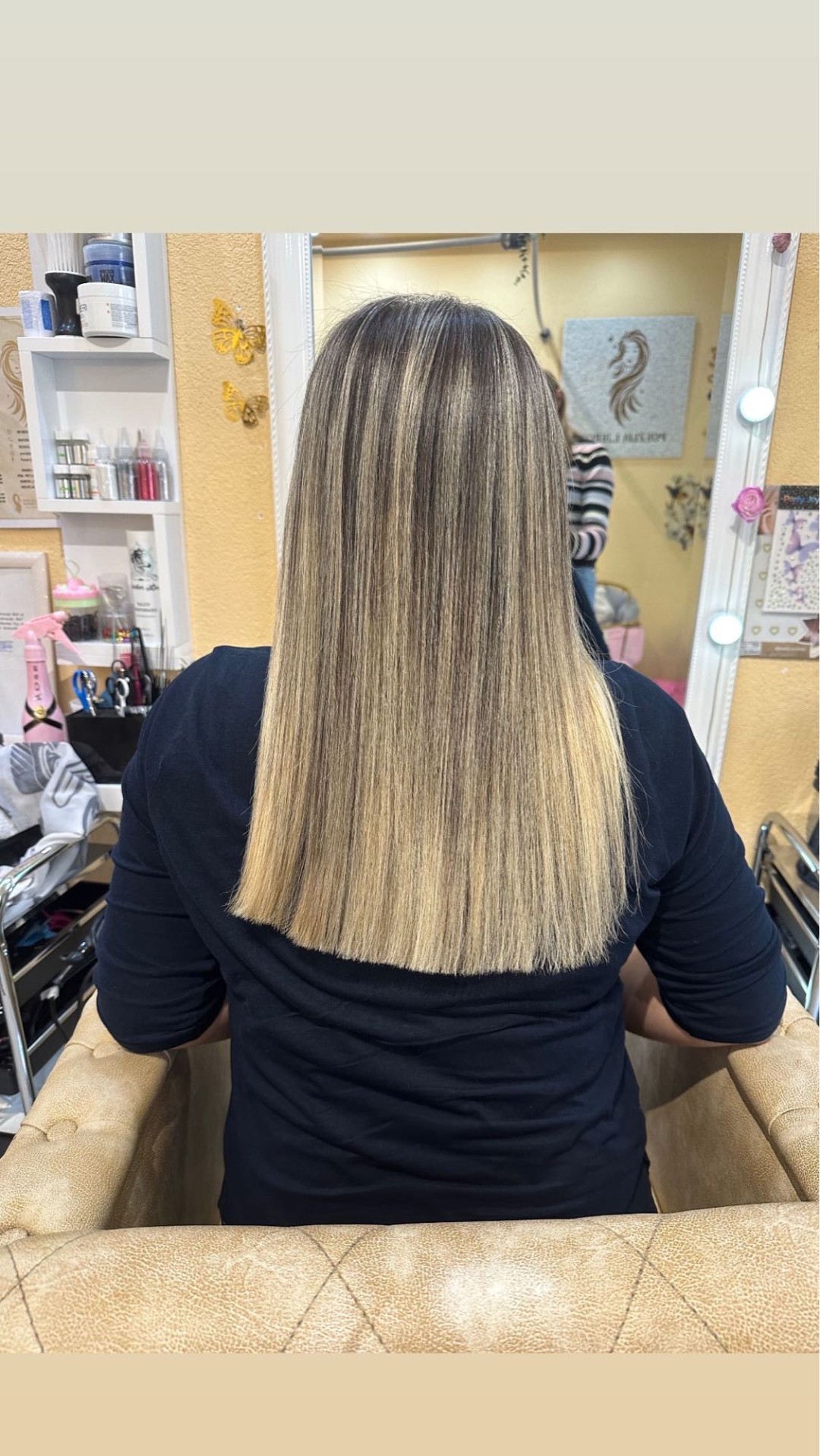 Poezija ljepote #sarajevo Feniranje i stilizovanje Pranje kose + feniranje - srednja dužina kose