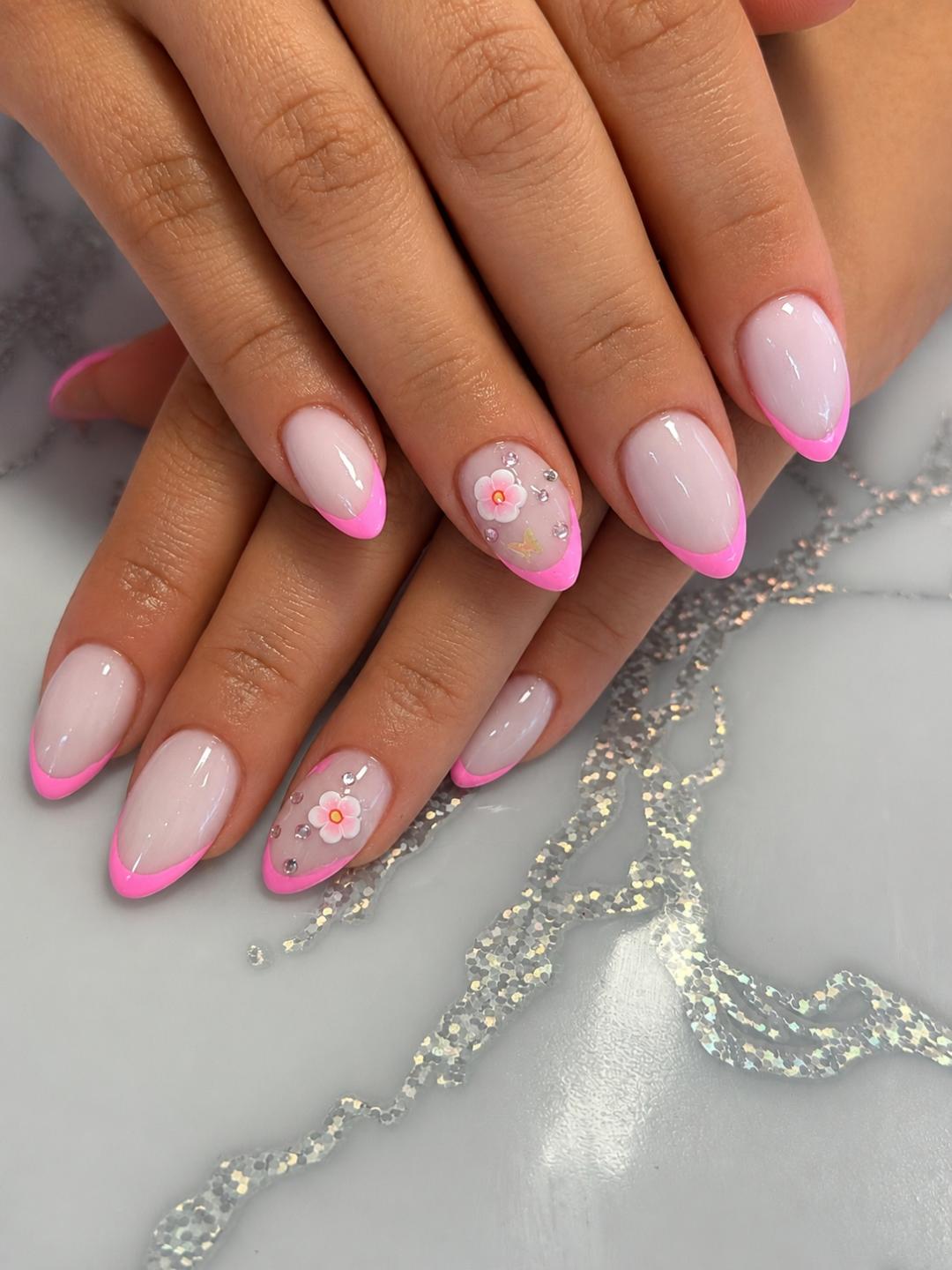 SD Nail Studio #sarajevo Manikir Korekcija gel noktiju sa frenchom,ukrasima crtanjem