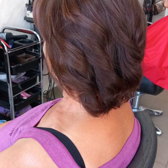 Snježana #sarajevo Feniranje i stilizovanje Feniranje - kosa srednje dužine