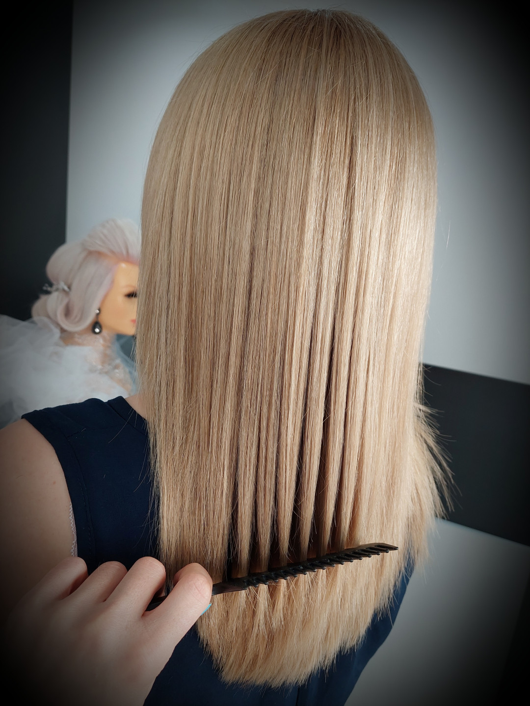 Blajhanje cijele dužine - duga kosa - Frisco, Sarajevo Blajhanje kose Frizerski saloni Blajhanje kose, Sarajevo, Centar - Stari Grad