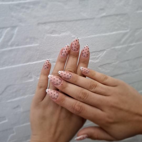 Special Touch Nails #sarajevo Izlivanje noktiju Izlivanje noktiju gelom - S dužina